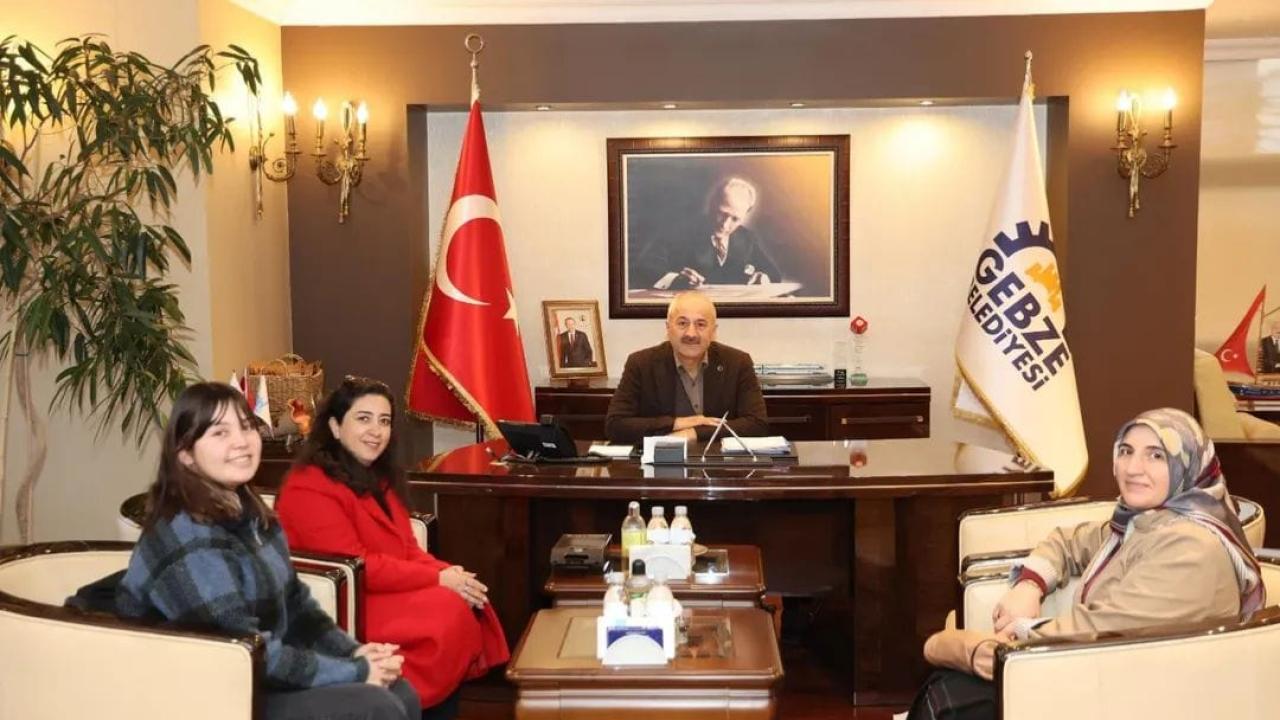 Kirazpınar Sağlık Ocağı Çalışanlarından Başkan Büyükgöz’e Ziyaret