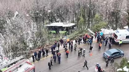 Kocaeli'de belediye otobüsü şarampole devrildi: 12 yaralı