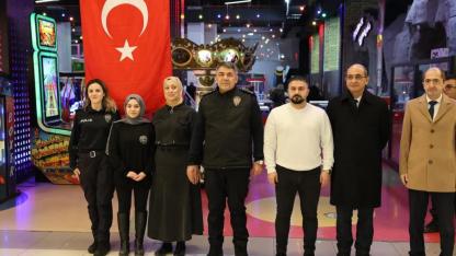 Polis çocukları, Dal Temapark’ın Erzurum’daki şubesinde gönüllerince eğlendiler