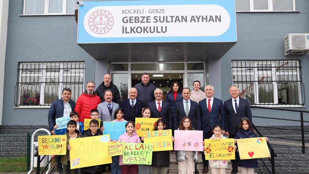Sultan Ayhan İlkokulu’nda Yarıyıl Karneleri Dağıtıldı