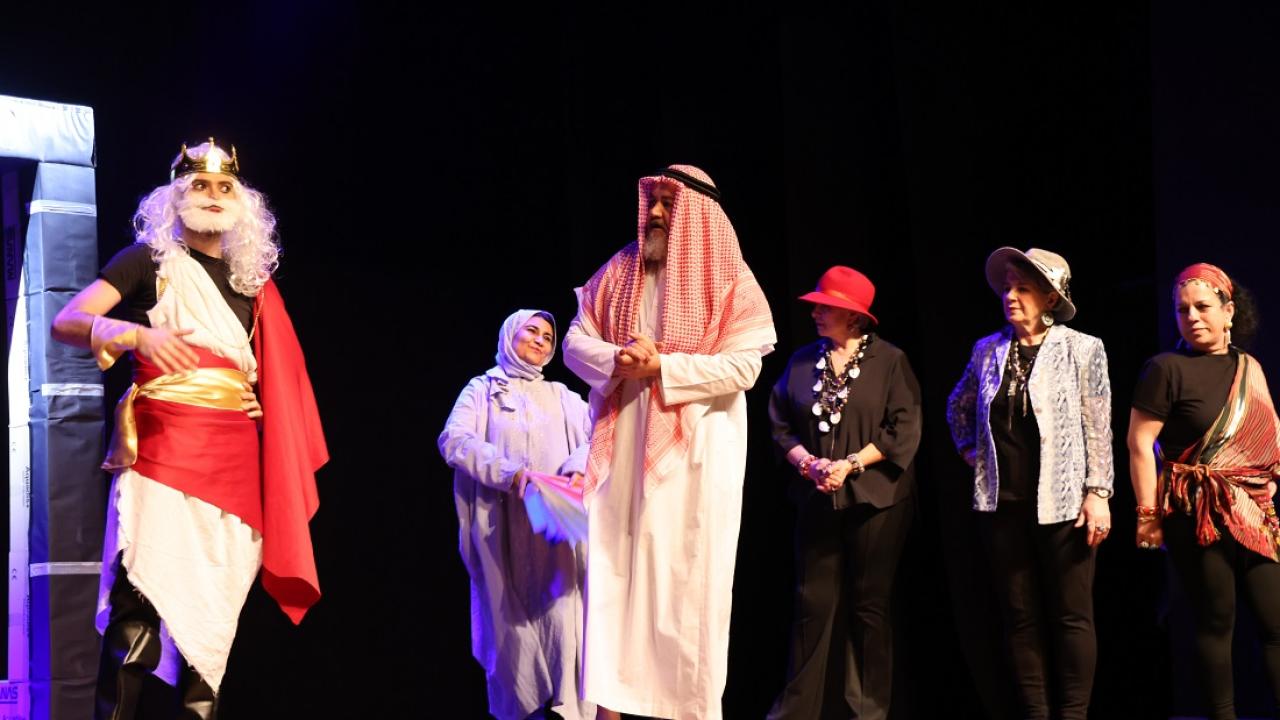 40 yıllık tiyatroculara taş çıkarttılar