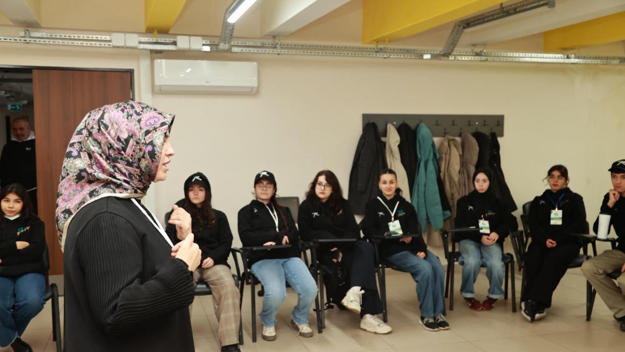 41 Genç, eğitimlerini sürdürüyor