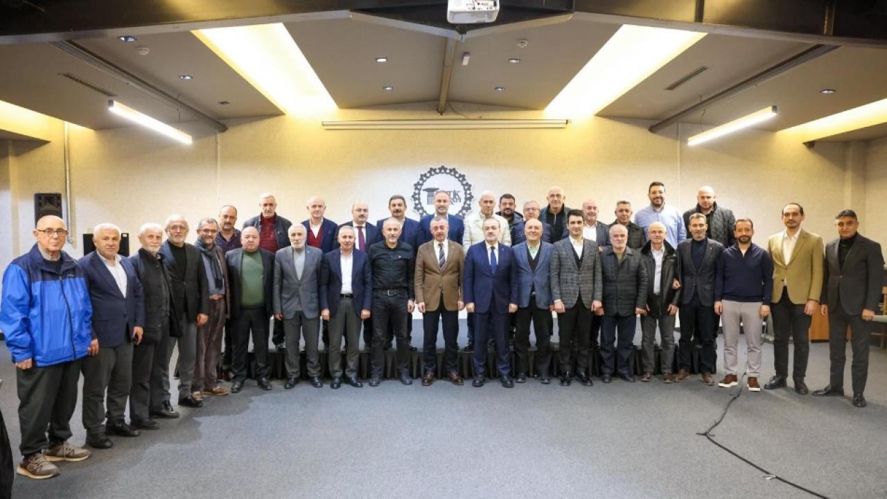 AK Parti İl Başkanı Şahin Talus, eski ilçe başkanlarıyla bir araya geldi