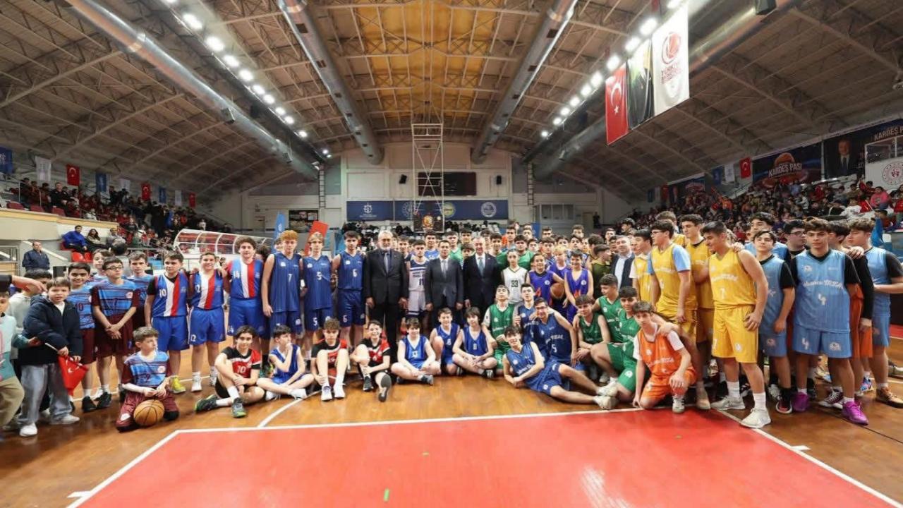 Başkan Büyükakın’dan gençlere “Kardeş Pası”