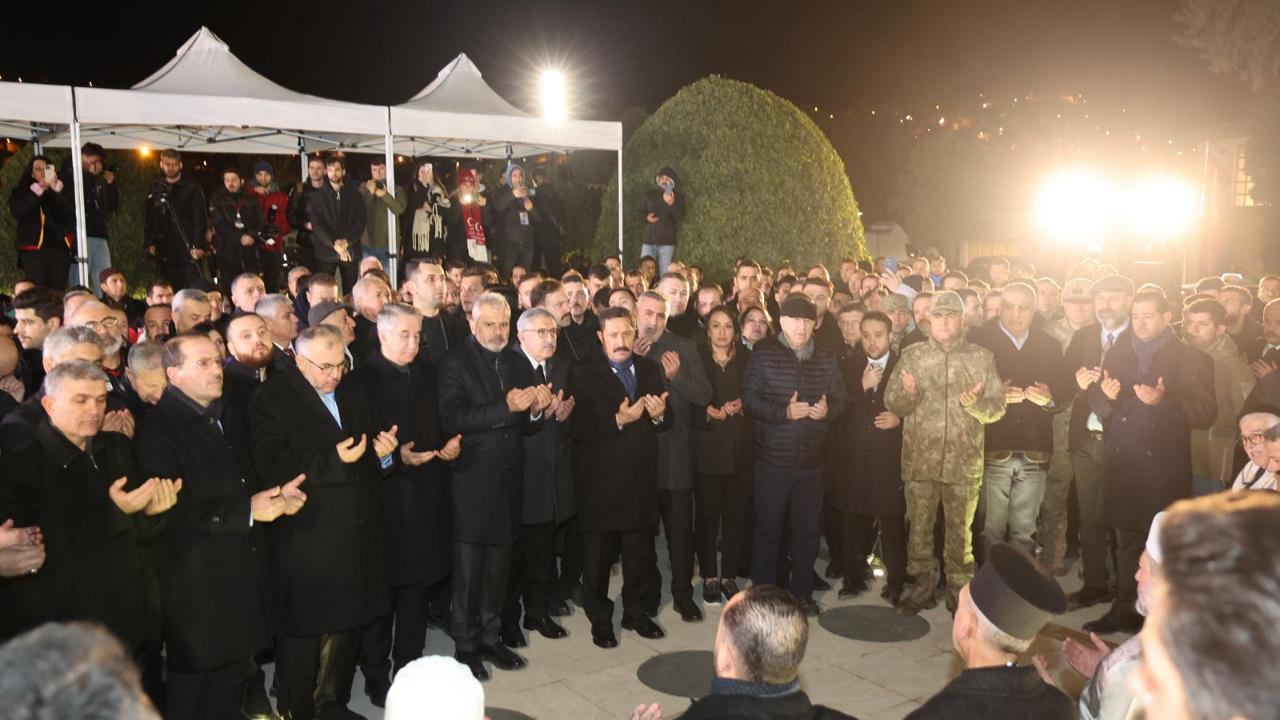 BAŞKAN BÜYÜKGÖZ, HATAY’DA DEPREM ŞEHİTLERİNİ ANDI