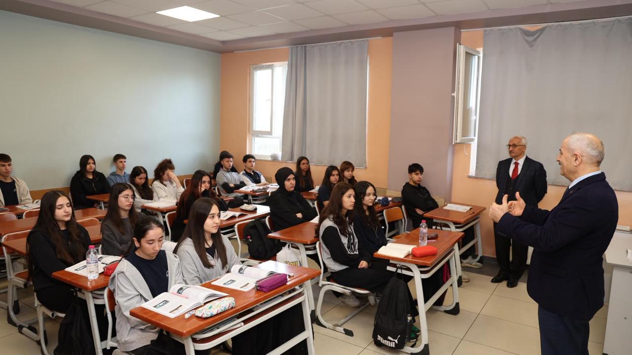 BAŞKAN BÜYÜKGÖZ'DEN OKULLARA ZİYARET