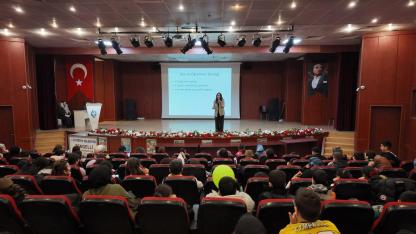 Bilgi evi öğrencileri ve velileri akran zorbalığına karşı bilinçlendi