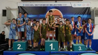 Bu turnuvada en güzel paslar kardeşliğe atıldı