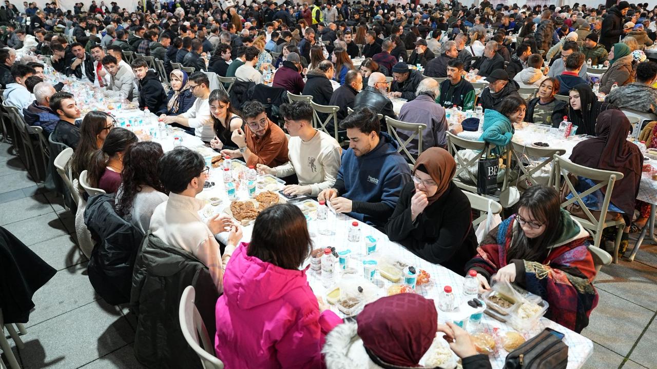 Büyükşehir Ramazan Çadırı’nda ilk oruçlar açıldı