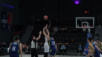 Çayırova Belediyesi, Fenerbahçe Koleji’ni mağlup etti