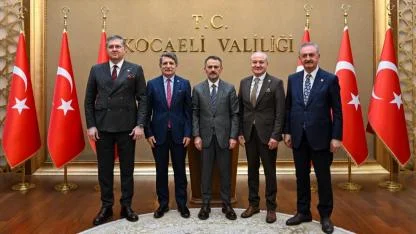 CHP Kocaeli Milletvekilleri Çiler, Kanko ve Yıldızlı ile Kocaeli İl Başkanı Arcan, Vali Aktaş'ı Ziyaret Etti