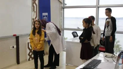 Çocuklarda skolyoz belirtilerine dikkat