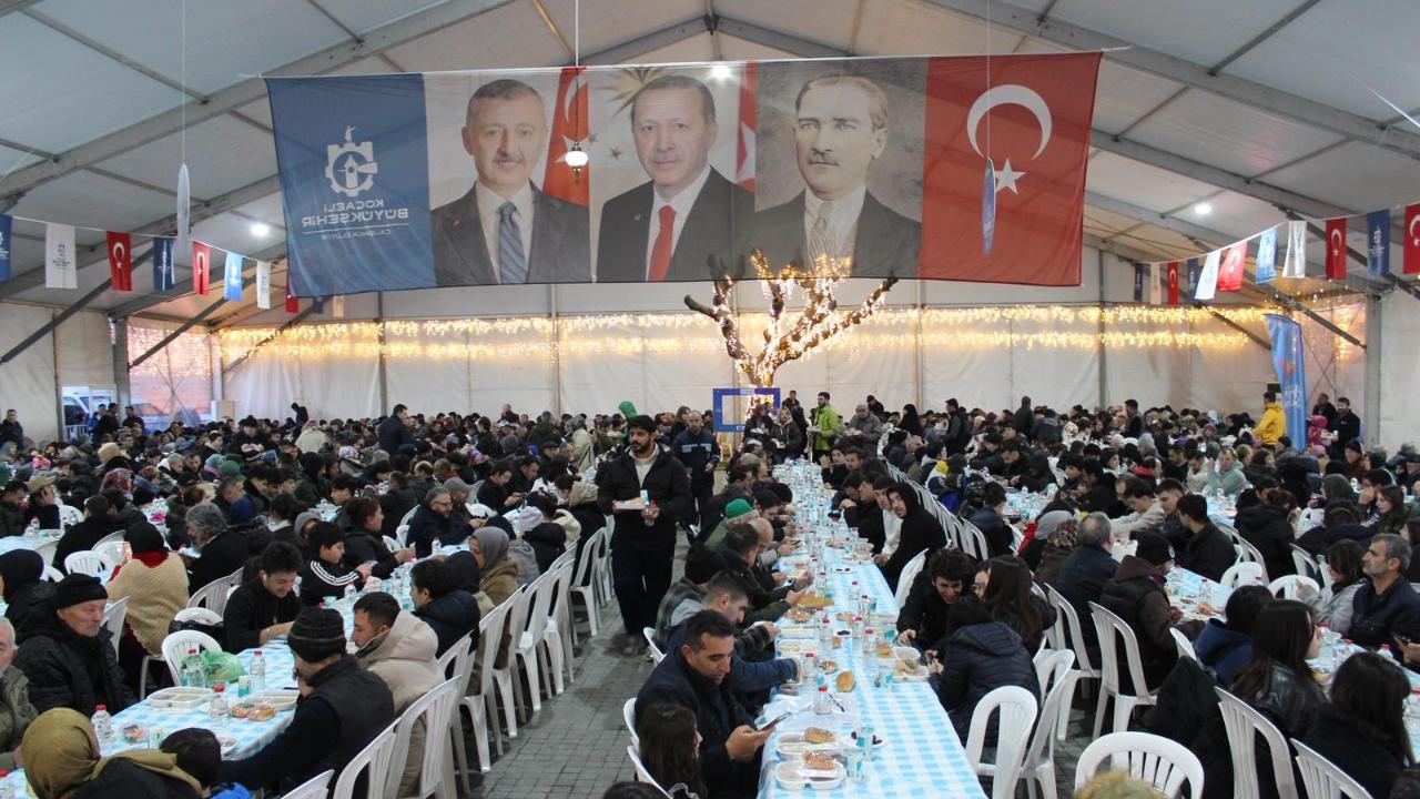 Gebze’de gönüller Ramazan çadırında birleşiyor