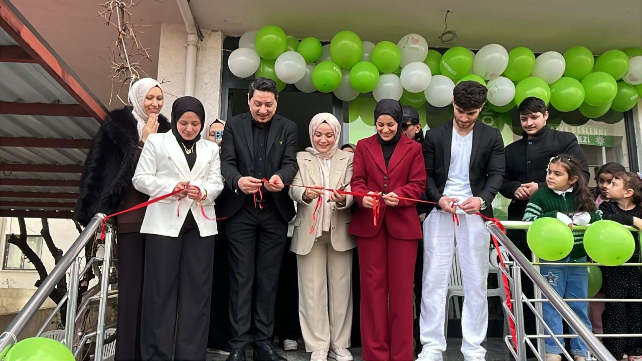 İki genç girişimci, Sırasöğütler’de Güzellik Merkezi açtı