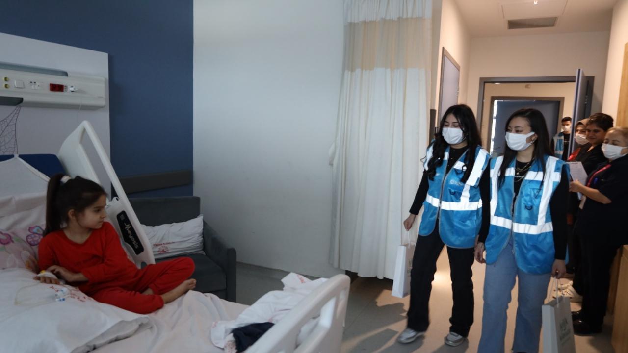 İyilik Kılavuzu’nda gönülleri ısıtan hastane ziyareti