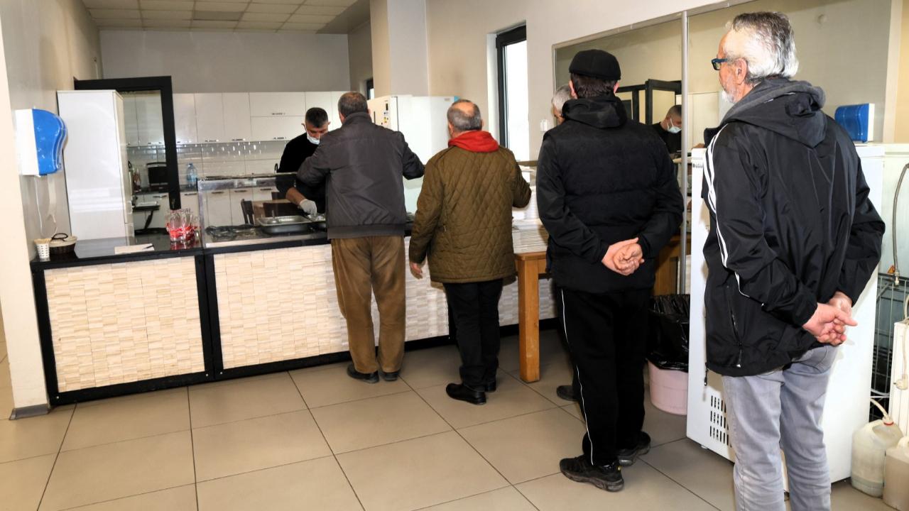 Kimsesizlere ev sıcaklığında hizmet