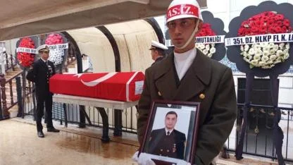 Kocaeli'de geçirdiği trafik kazasında hayatını kaybeden Astsubay toprağa verildi