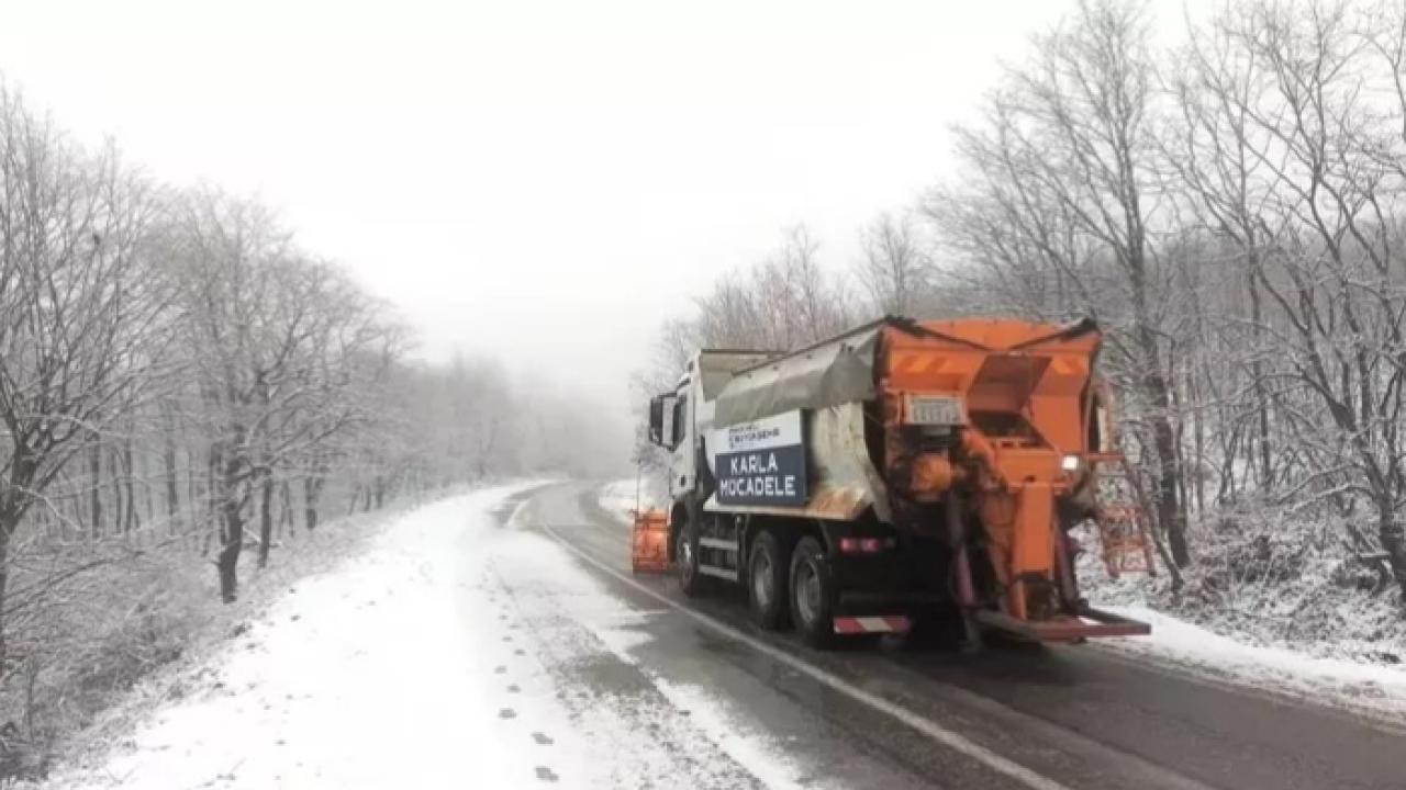 Kocaeli’nin yüksek kesimlerine kar yağdı