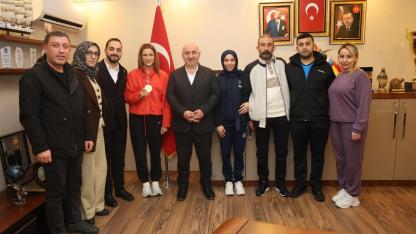 Milli sporcu Hatice Akbaş ve ailesinden Başkan Bıyık’a ziyaret