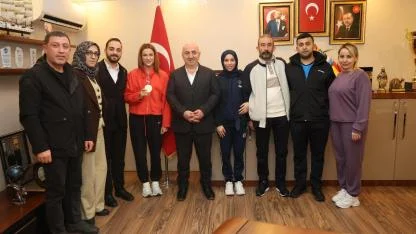 Milli sporcu Hatice Akbaş ve ailesinden Başkan Bıyık’a ziyaret