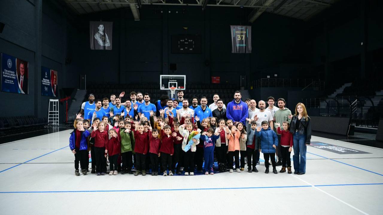 Minik basketbol sevdalıları, Çayırova’nın dev adamlarıyla buluştu