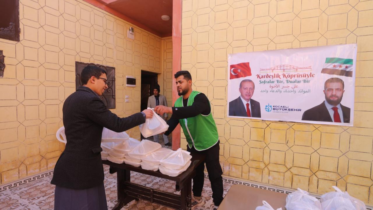 Suriye Rakka’da Büyükşehir’le iftar bereketi