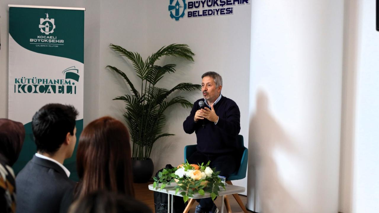 Yazar Alev Alatlı, adını taşıyan kütüphanede anıldı