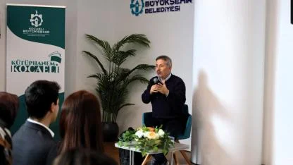 Yazar Alev Alatlı, adını taşıyan kütüphanede anıldı