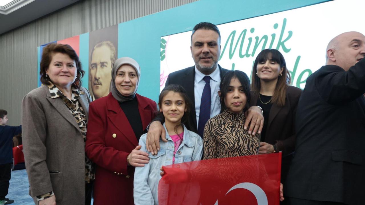 Ak Parti Darıca’da “Minik Kalplerde, Sevgi İzi” programı düzenledi