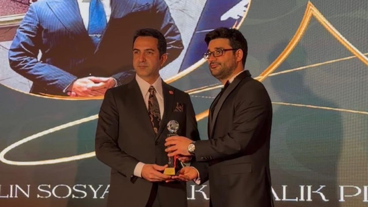 Başkan Bakar’a Azerbaycan’da “Yılın Farkındalık Projesi” ödülü