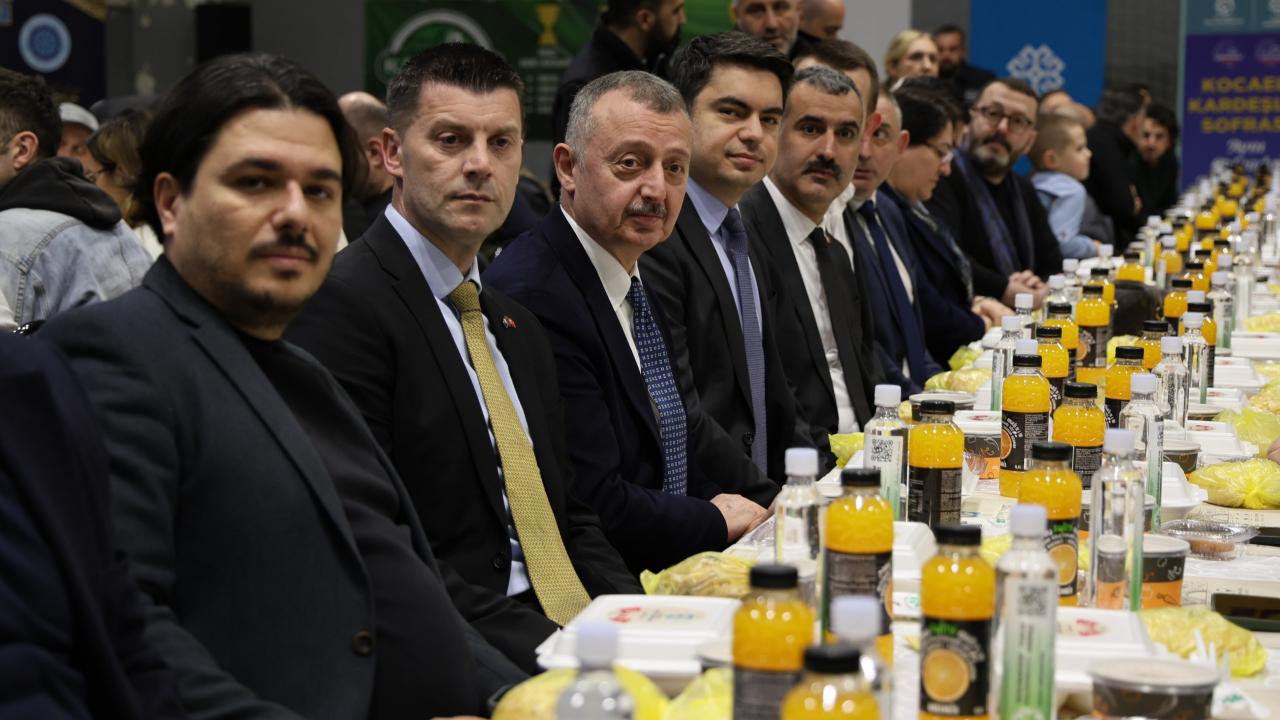 Başkan Büyükakın da soydaşlarla iftar açtı