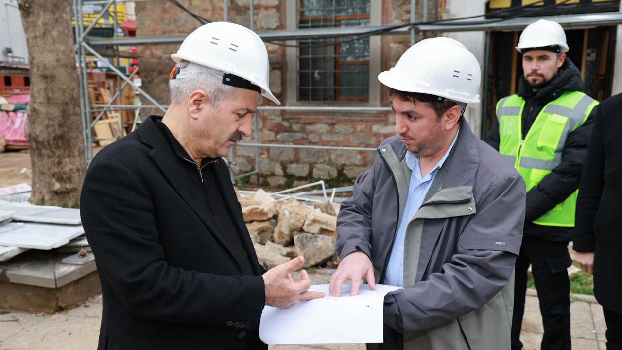 Başkan Büyükgöz, tarihi çarşı hamam restorasyonunu inceledi