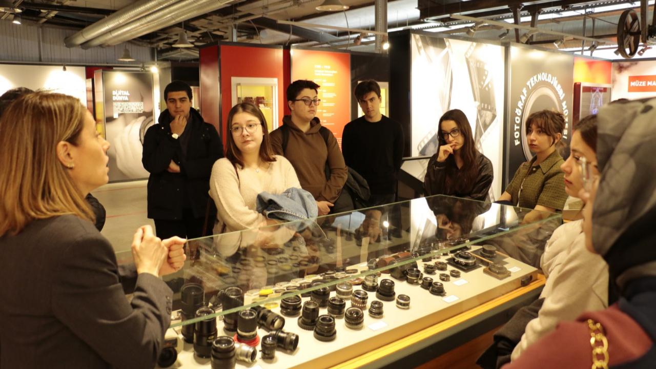 Büyükşehir’le fotoğrafın tarihsel yolculuğuna çıktılar