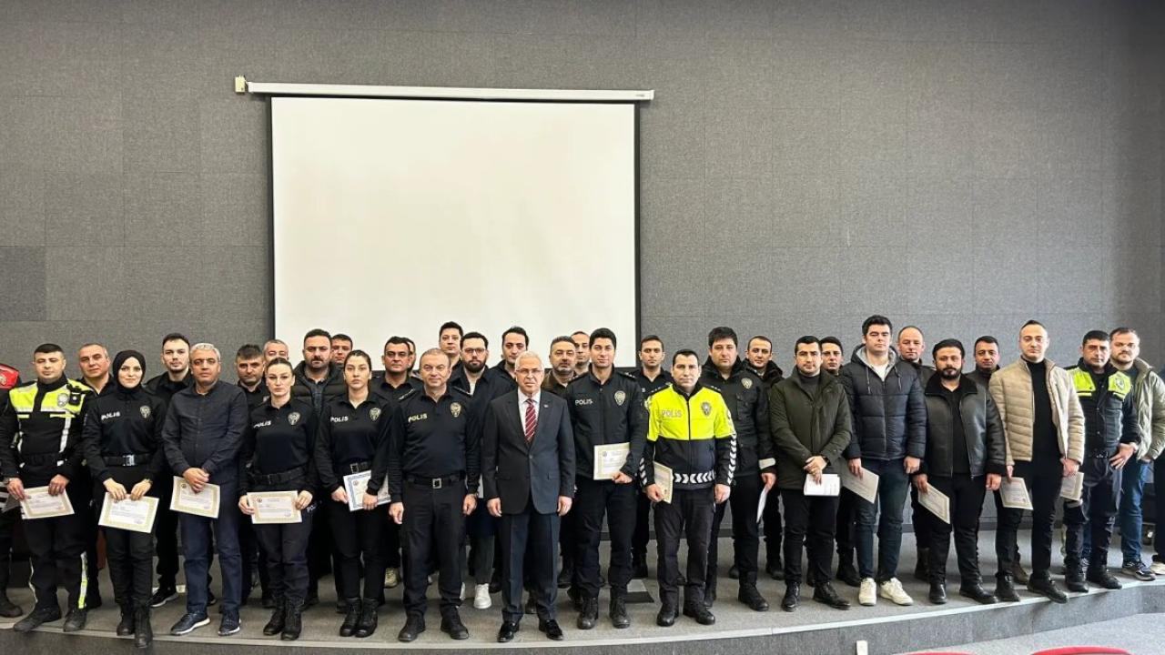 Darıca’da başarılı polislere başarı belgesi takdim edildi