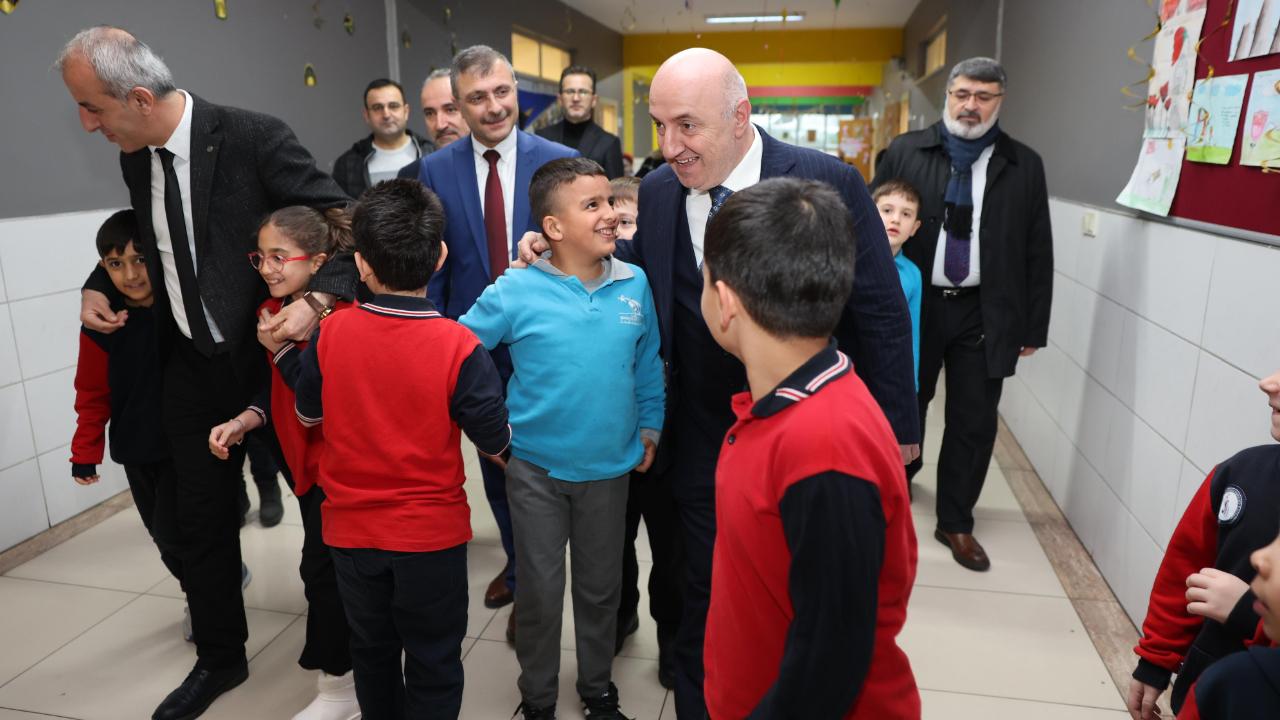 Darıca’da haftanın ilk dersi Başkan Bıyık’ın ziyaretiyle başlıyor