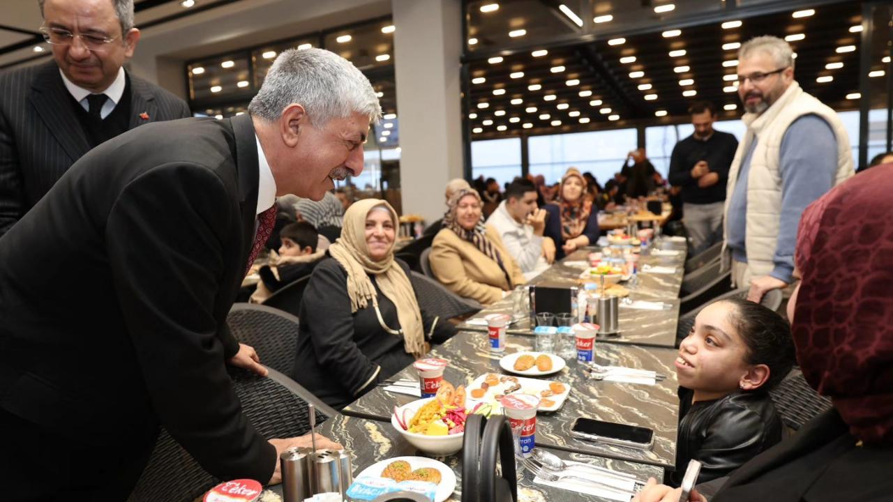 DİLOVASI’NDA ÖZEL KARDEŞLERİMİZLE ANLAMLI İFTAR BULUŞMASI