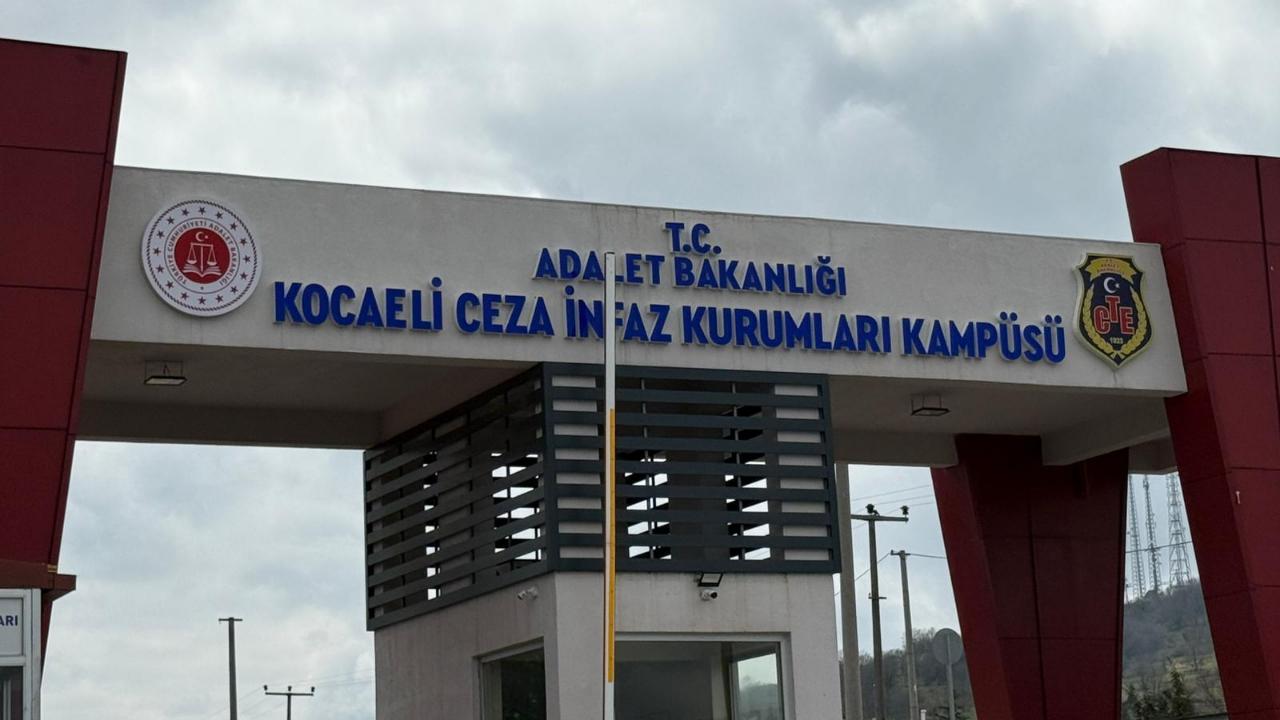 Dilovası'ndaki yangında yaralanan Gülhan: Yangın merdiveni için çok para dedi, vermedi