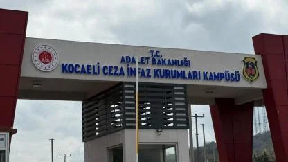 Dilovası'ndaki yangında yaralanan Gülhan: Yangın merdiveni için çok para dedi, vermedi