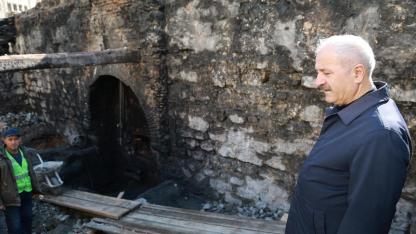 Gebze Belediyesi Tarihi Çarşı Hamamı'nda Restorasyon Çalışmalarını Başlattı