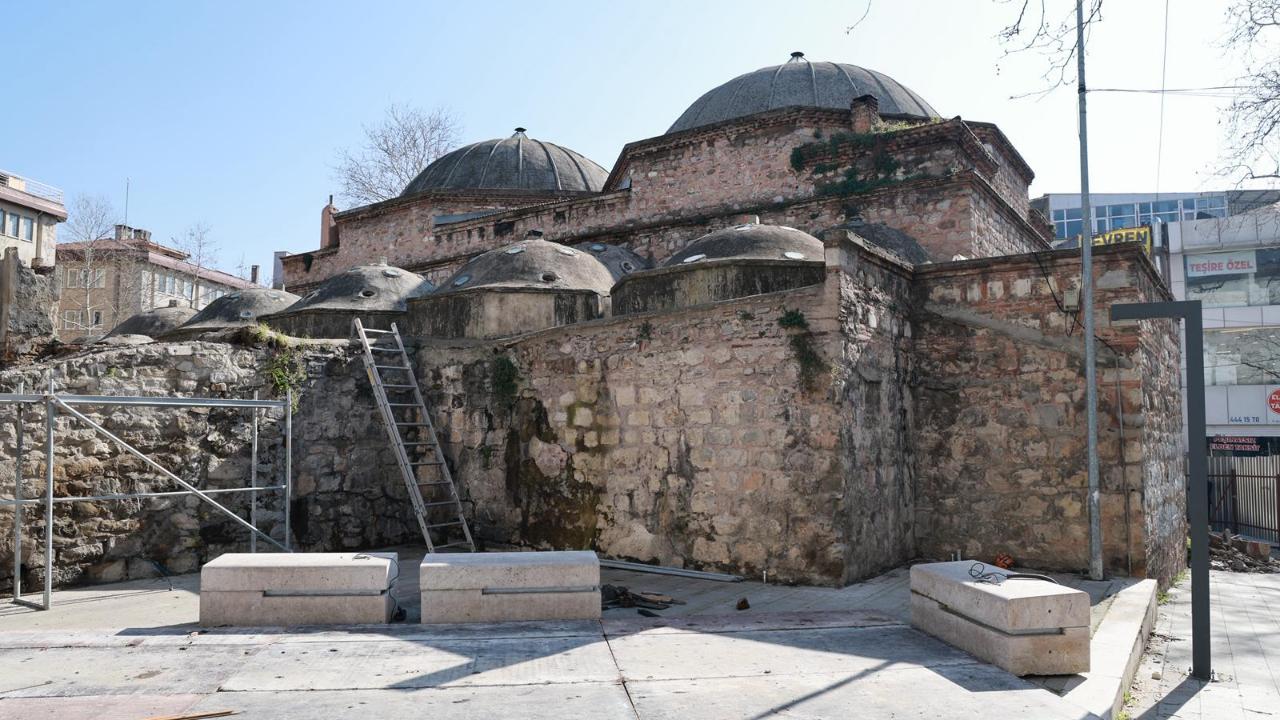 Gebze Belediyesi Tarihi Çarşı Hamamı'nda Restorasyon Çalışmalarını Başlattı
