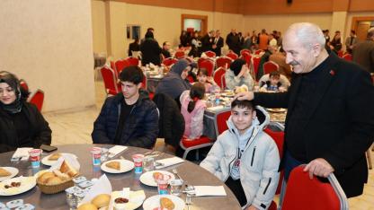 Gebze’de Mevsim Ramazan Kapsamında Yetim ve Öksüz Çocuklara İftar