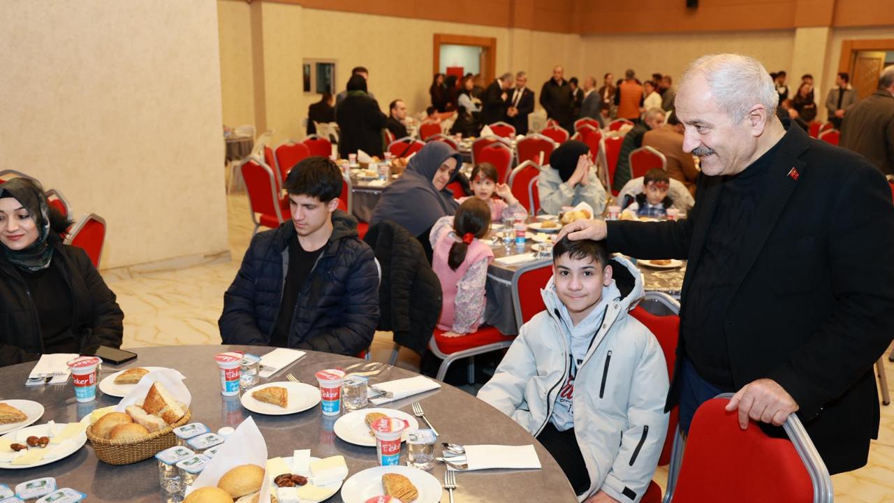 Gebze’de Mevsim Ramazan Kapsamında Yetim ve Öksüz Çocuklara İftar