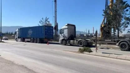 İki TIR’ın arasında sıkışıp öldü