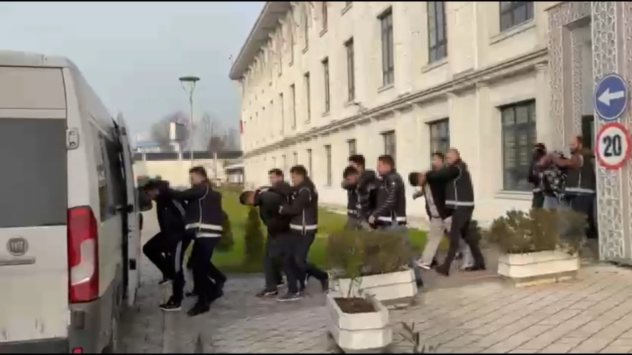 İşyeri sahibinden haraç isteyen 8 şüpheliden, 7’si tutuklandı