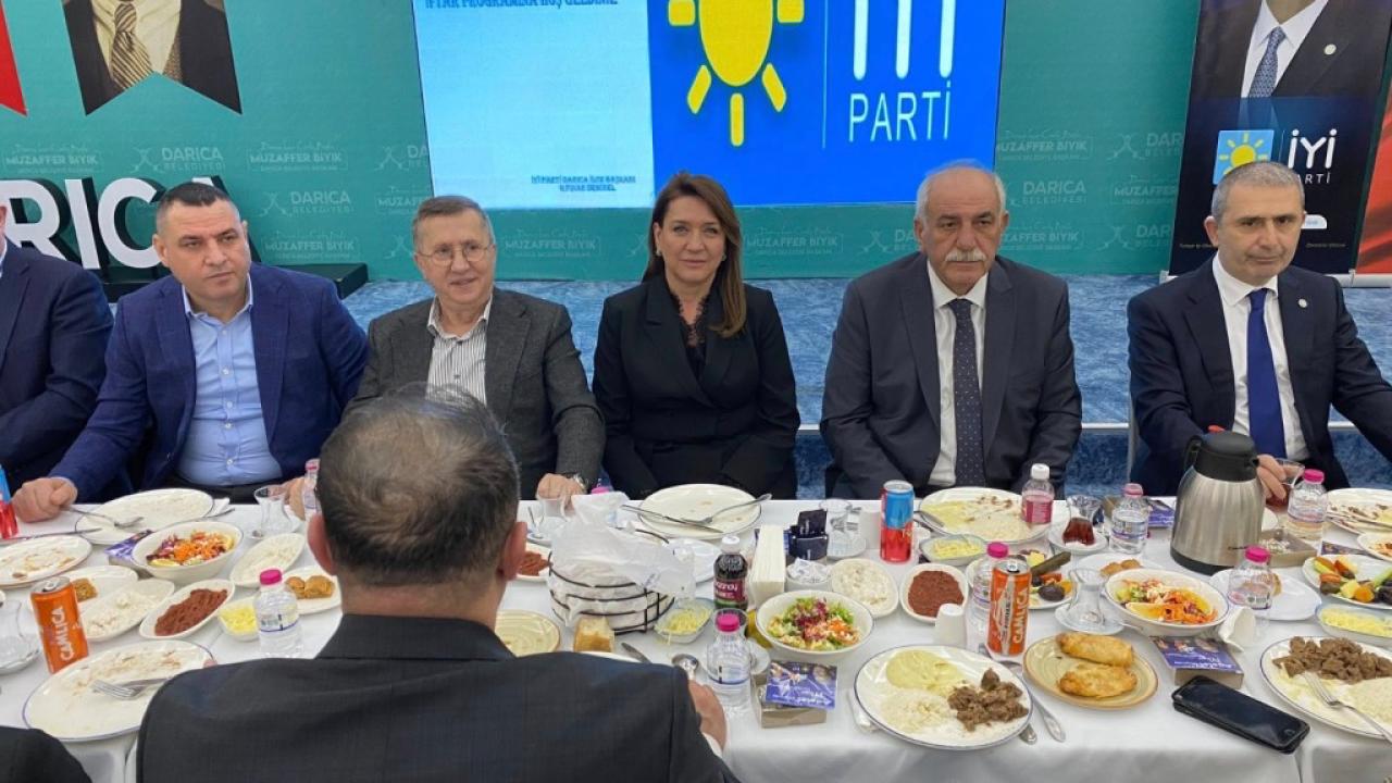 İYİ Parti ailesi Darıca’da iftarda buluştu