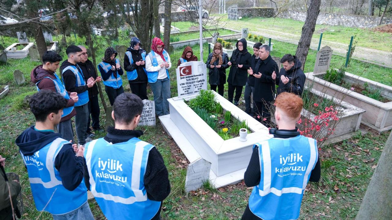 İyilik Kılavuzu'nda onlar "Baş Tacı" oldu