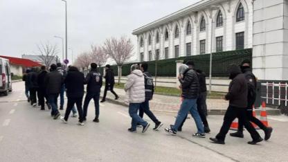 Kocaeli merkezli dolandırıcılık operasyonu; 25 şüpheli adliyede