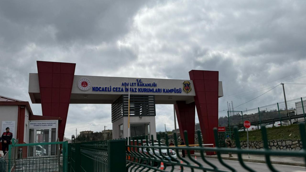 Kozmetik fabrikası yangınında ara karar; 8 tutuklu sanıktan birine tahliye