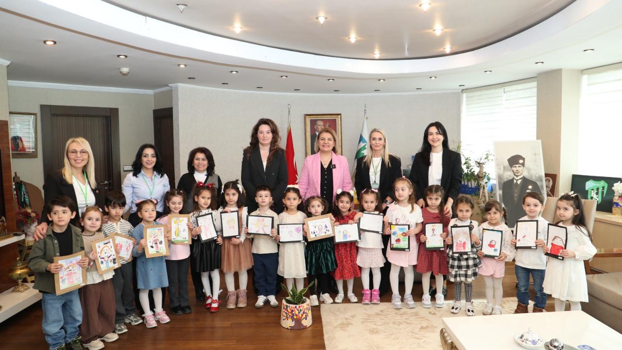 Miniklerden Fatma Başkan’a bayram sürprizi