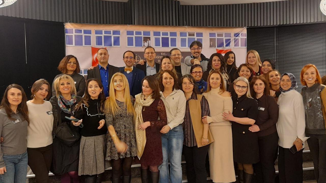 Neşet Yalçın Süper Lisesi Mezunları Yıllar Sonra Aynı Sofrada Buluştu